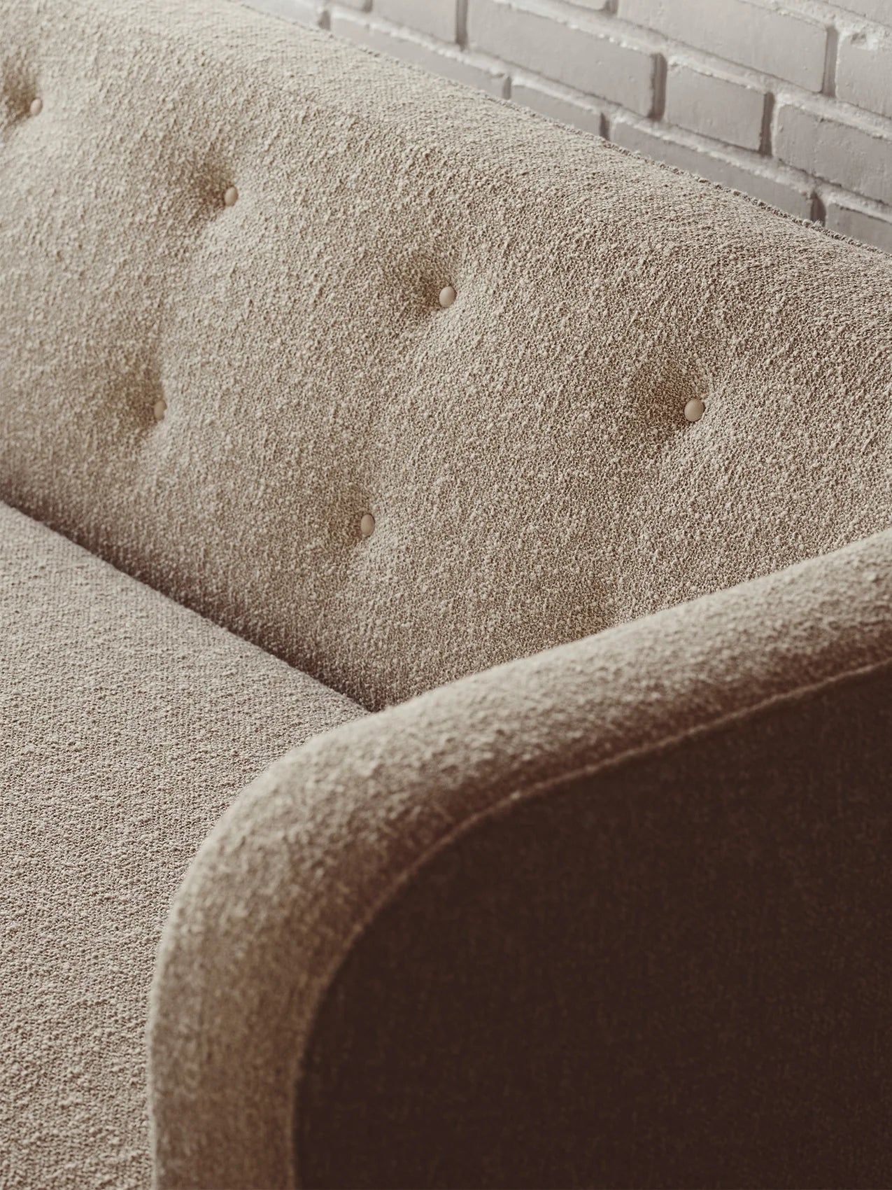 Sofa VILHELM beżowy z dębową podstawą - Image 7