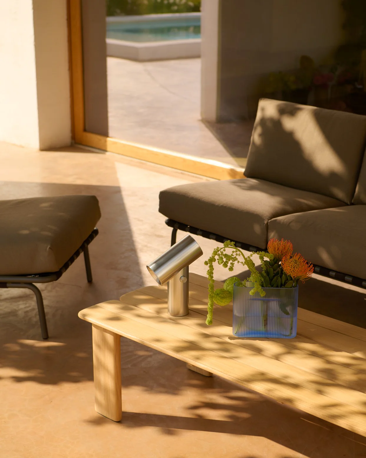 Sofa zewnętrzna 3-osobowa SETTLE brązowy z taupe podstawą - Image 4