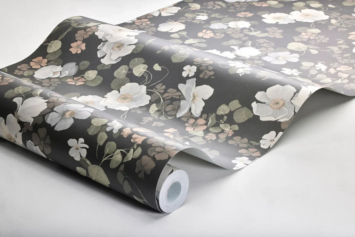 Tapeta flizelinowa papierowa z roślinnym wzorem ENCHANTING FLOWER brązowy z białym - Image 5
