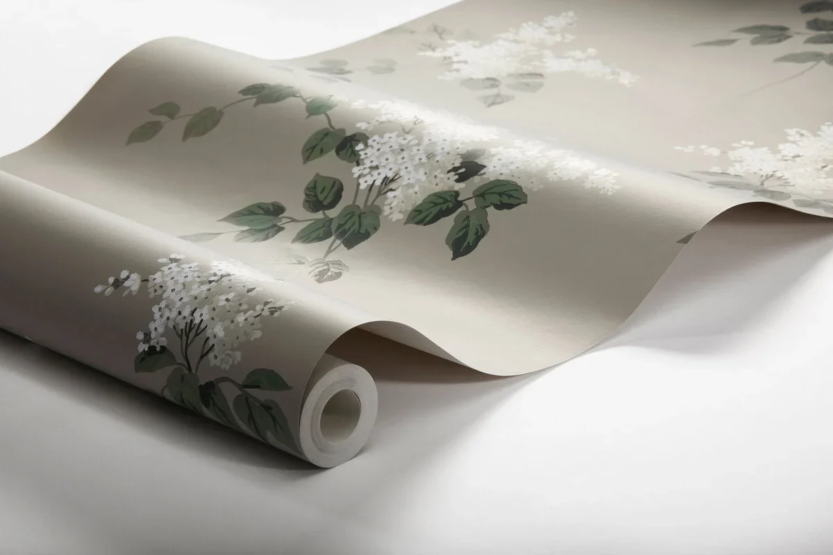 Tapeta z roślinnym wzorem kwiatów LILACS brązowy z białym - Image 3