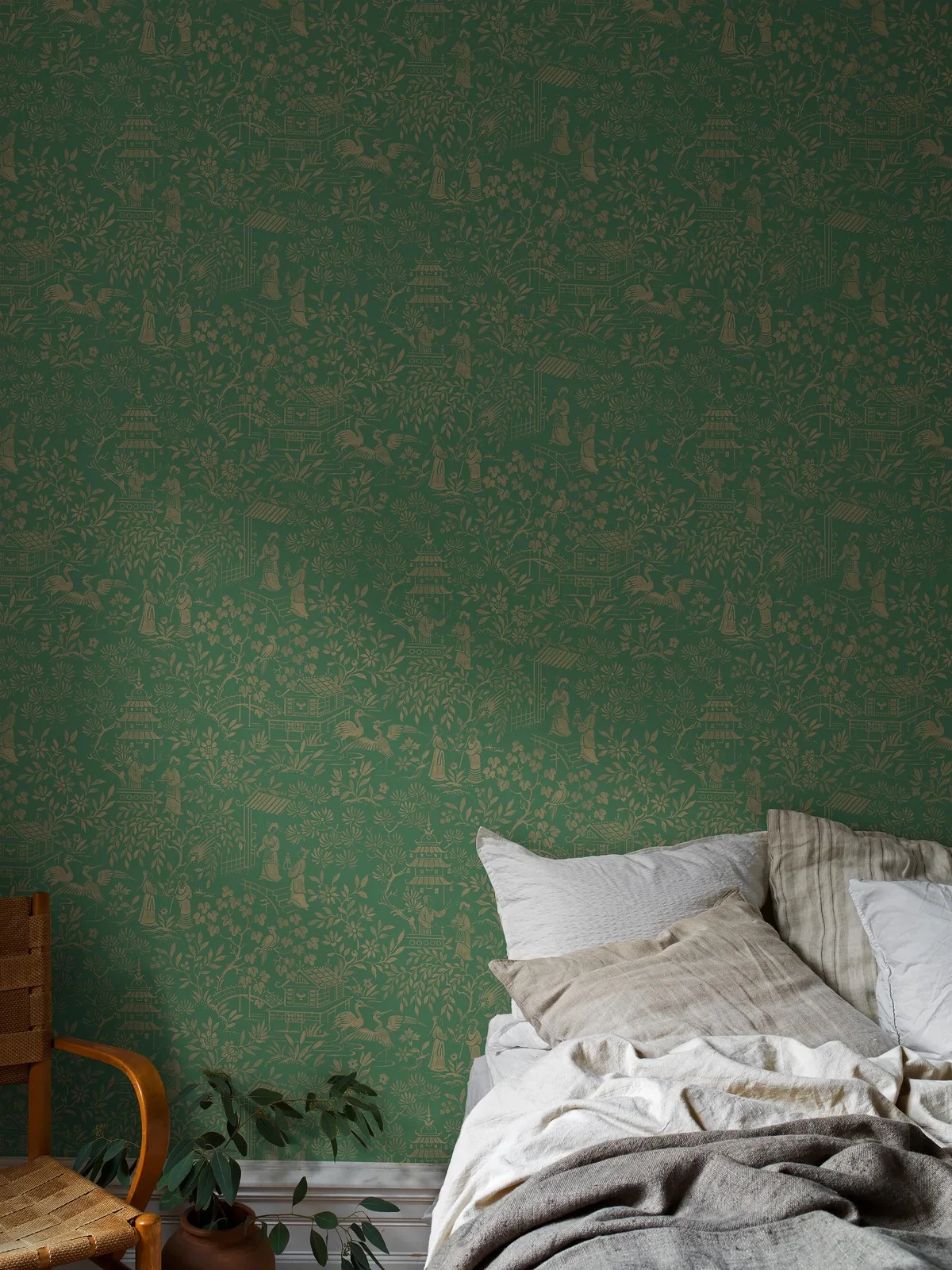 Tapeta flizelinowa papierowa z roślinnym wzorem ORIENTAL GARDEN zielony ze złotym - Image 5