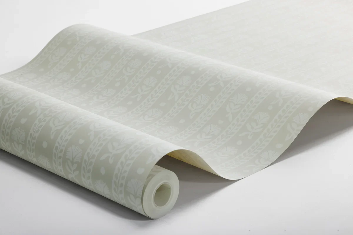Tapeta flizelinowa papierowa z roślinnym wzorem NEJKILERAND beżowy z piaskowym - Image 5