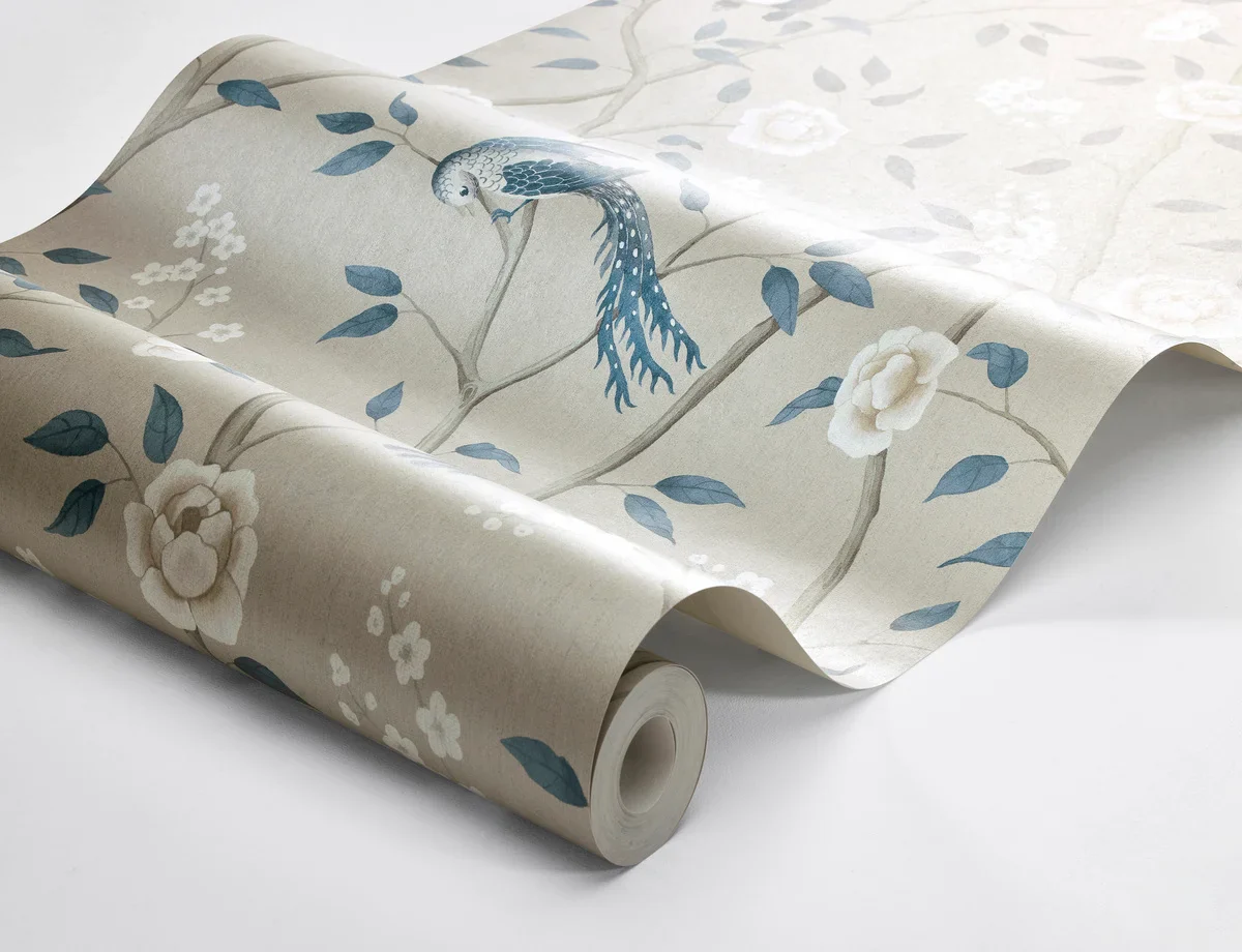 Tapeta flizelinowa papierowa z roślinnym wzorem PARADISE BIRDS ciemny beż z niebieskim - Image 3