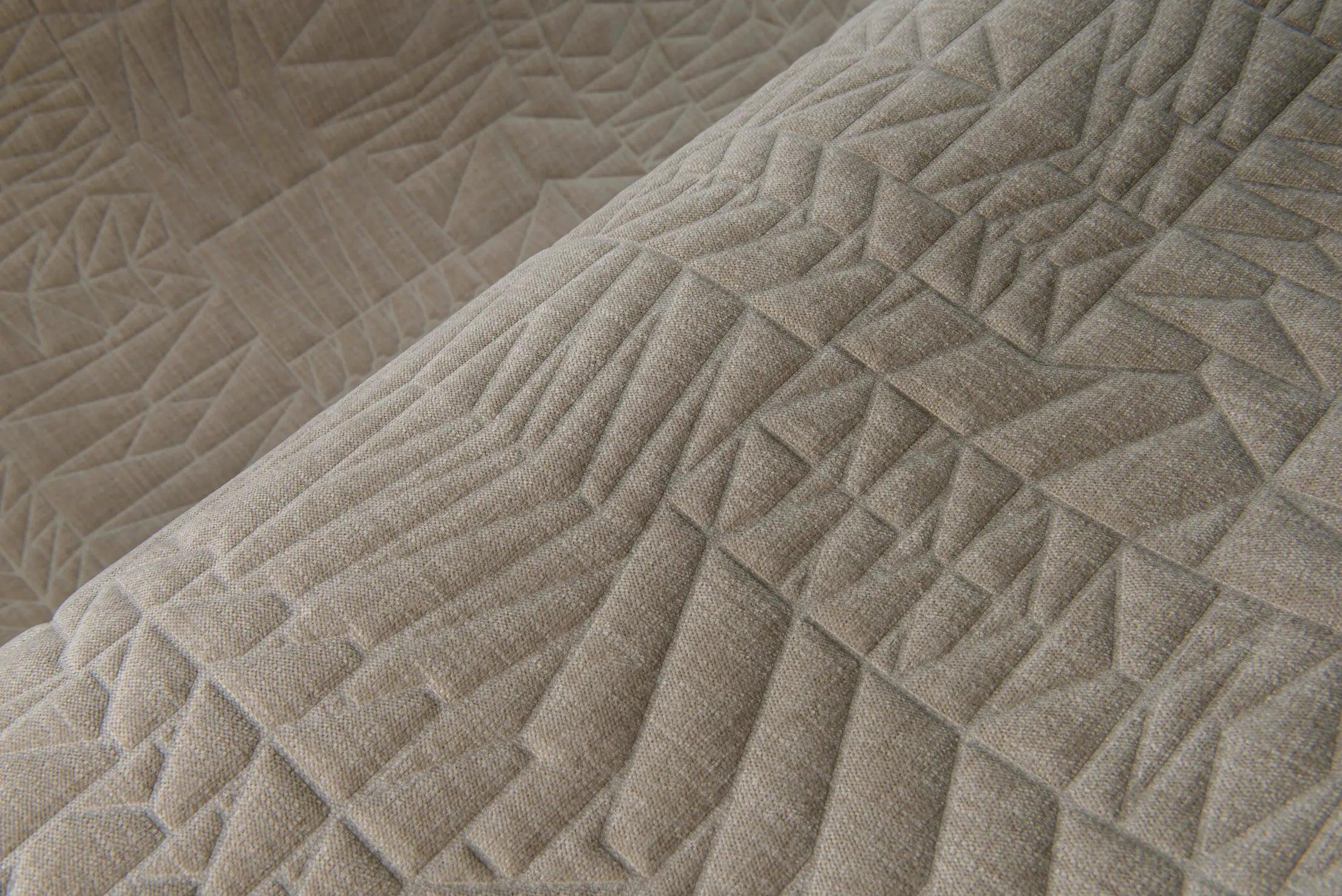 Tapeta strukturalna tekstylna 3D z geometrycznym wzorem POGO GOAT jasny brąz - Image 4