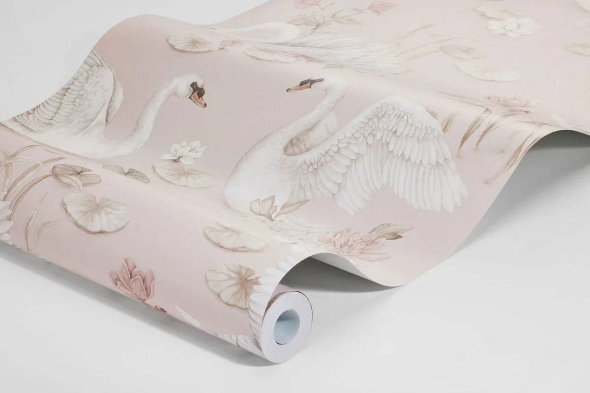 Tapeta dziecięca z motywem roślinnym i zwierzęcym LILY SWAN różowy - Image 3