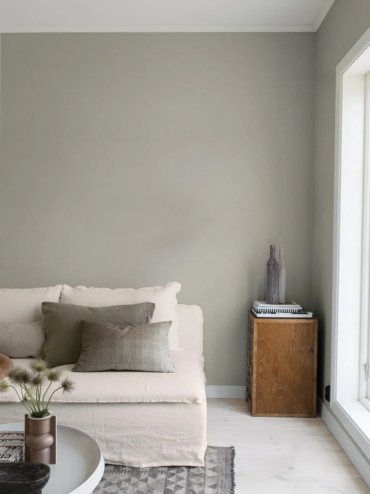Tapeta strukturalna imitująca len LINEN - NATURAL LINEN ciemnobeżowy - Image 5