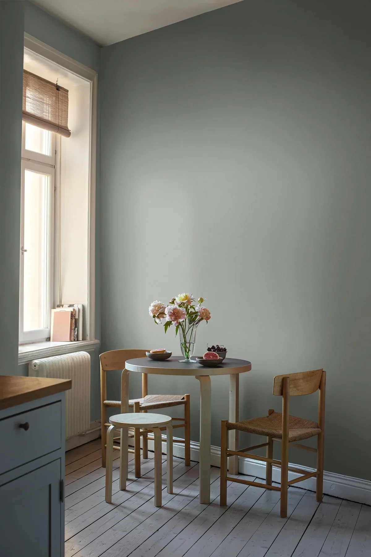 Tapeta strukturalna imitująca len LINEN - SOFT JADE szaro-zielony - Image 3