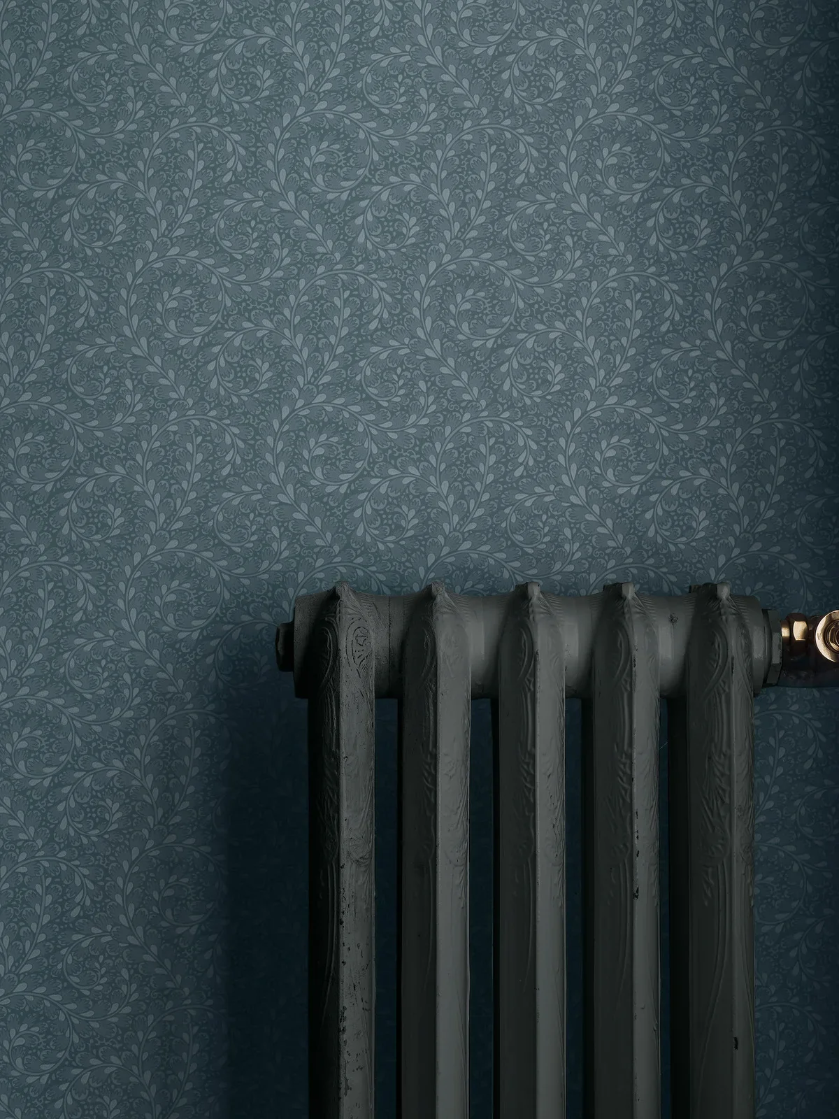 Tapeta z motywem roślinnym liści WILD FERNS niebieski - Image 3