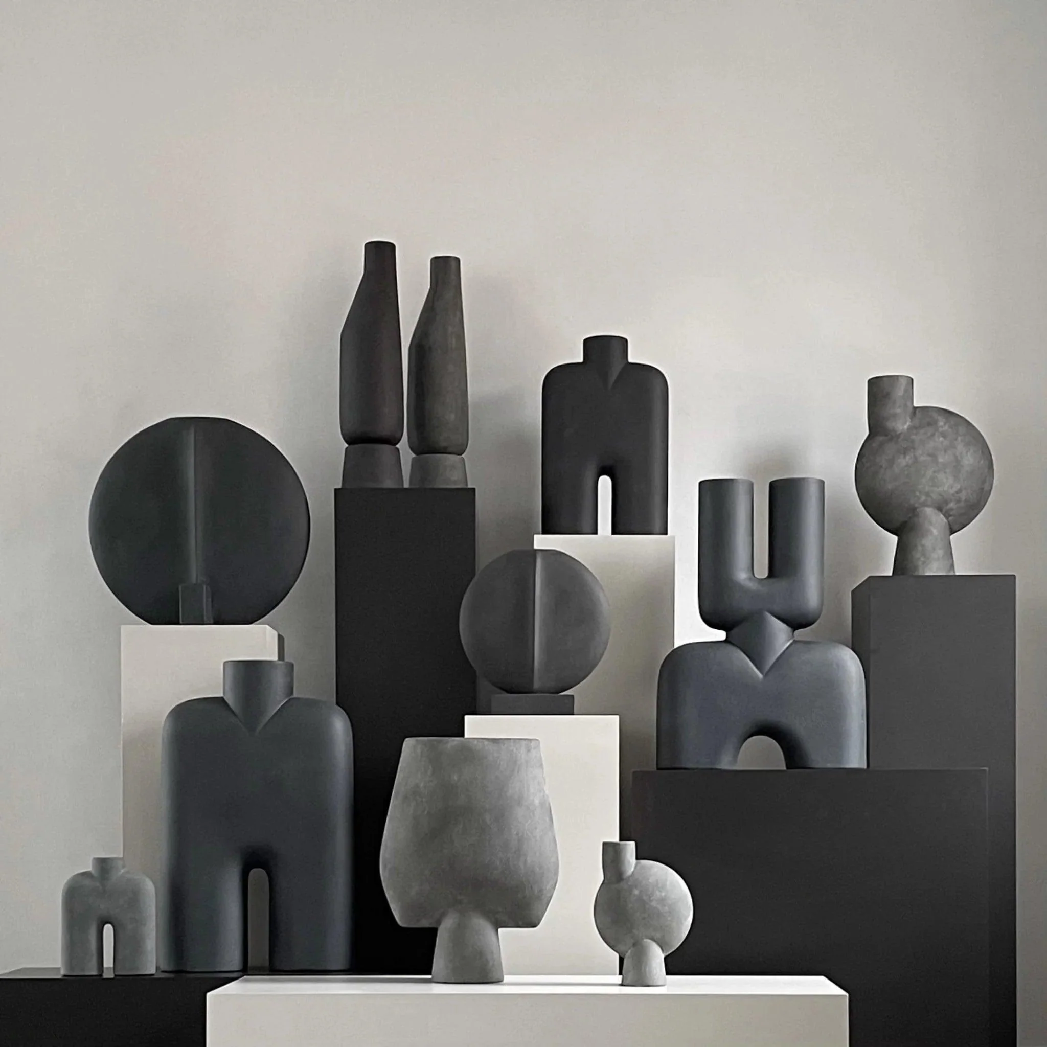 Wazon GUGGENHEIMA ciemnobrązowy - Image 7