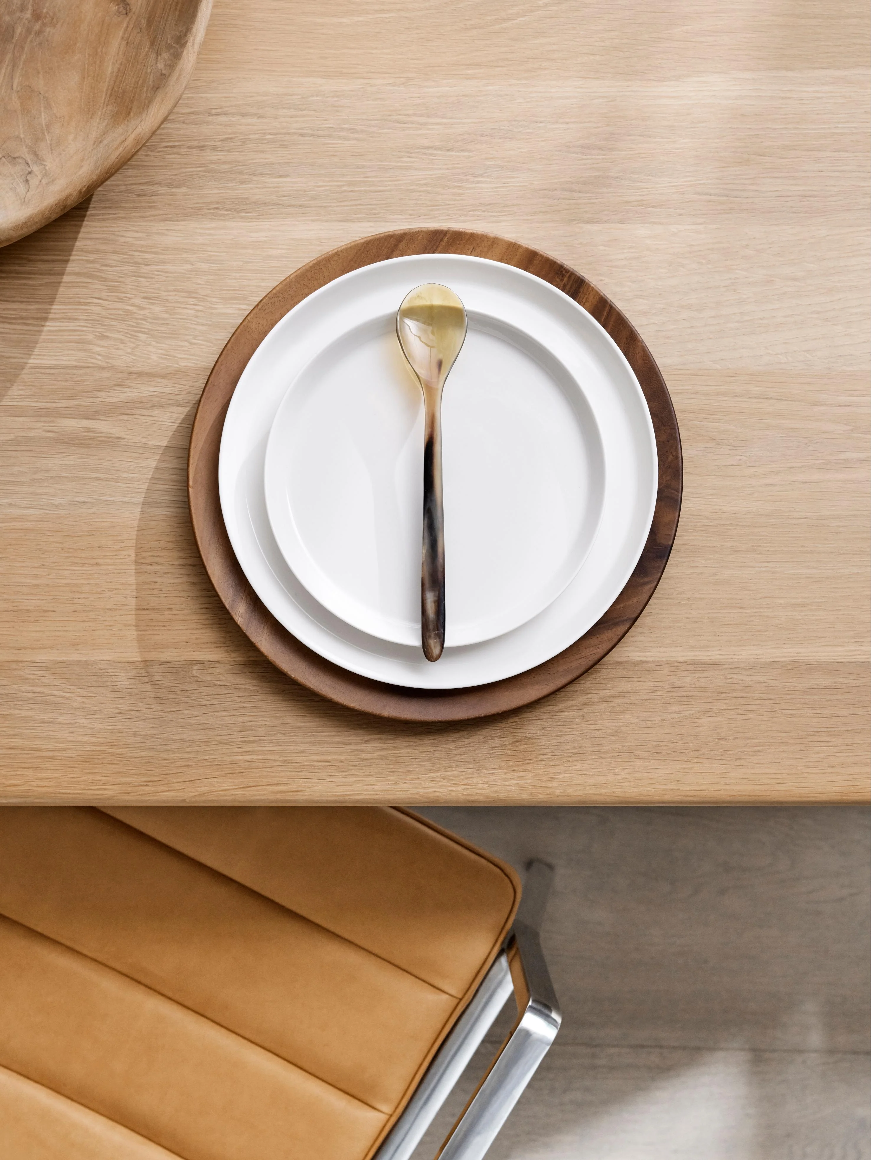 Zestaw talerzy VIPP biała porcelana - Image 6