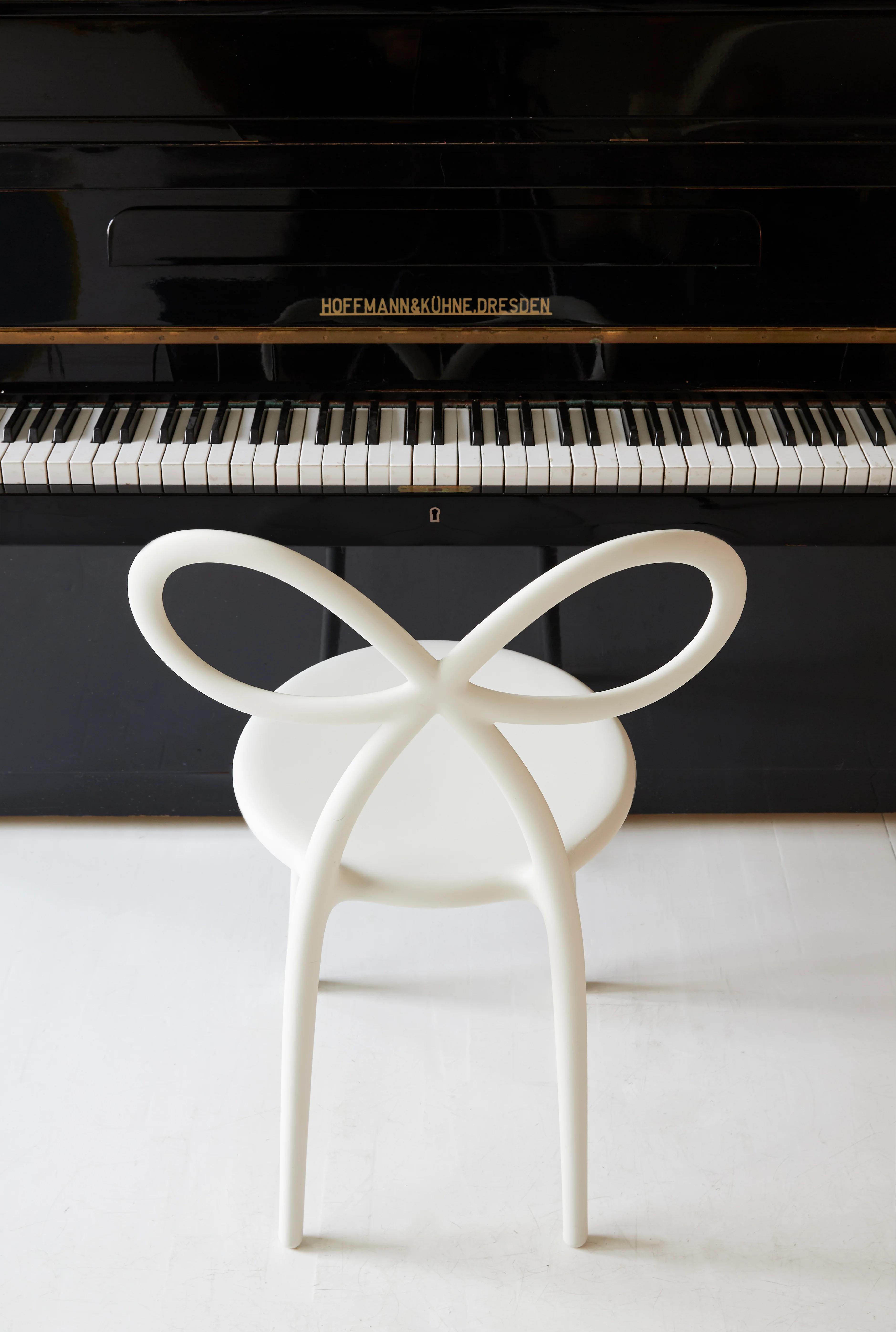 Zestaw krzeseł RIBBON biały - Image 7