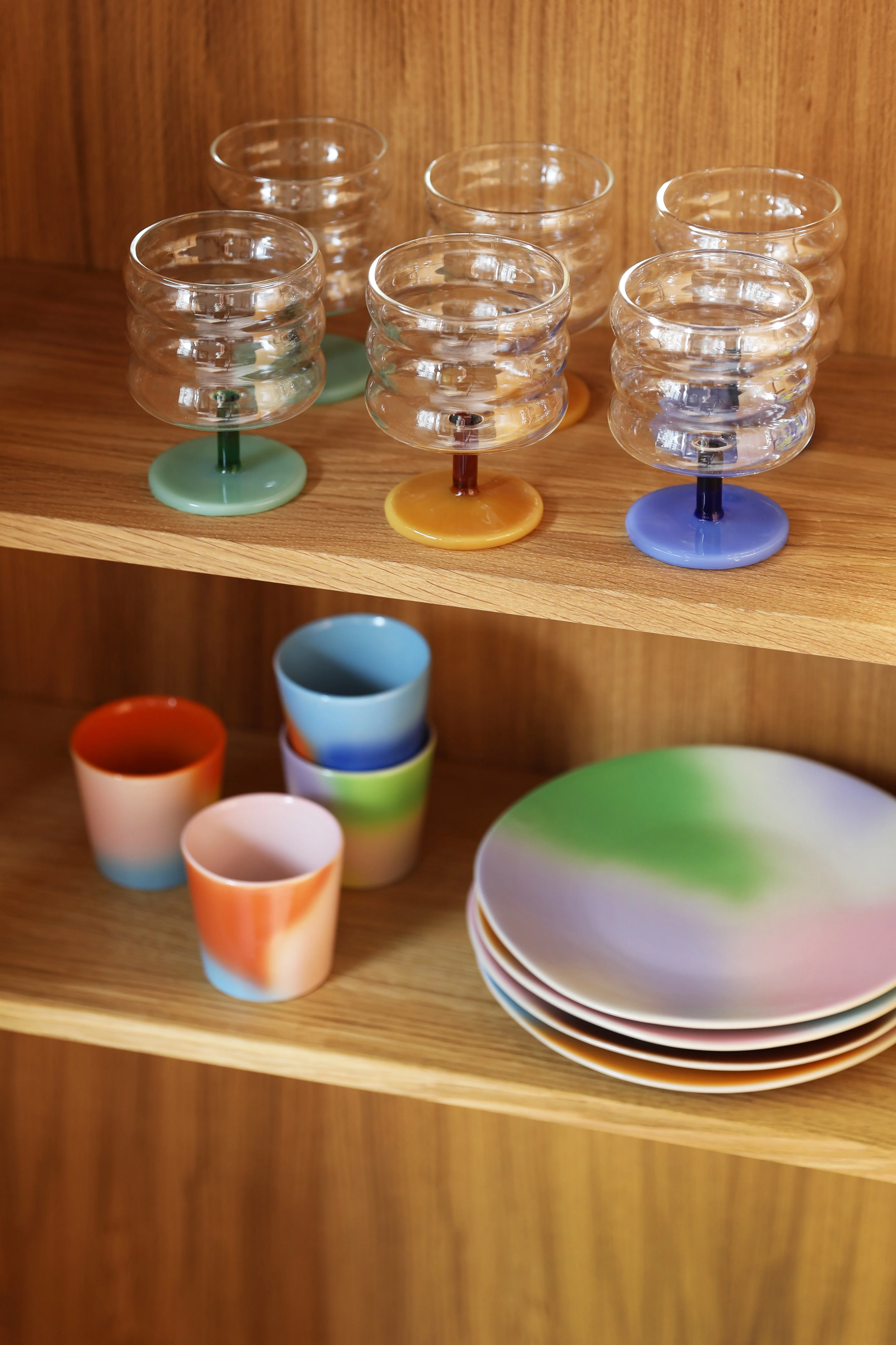 Zestaw kubków HUE kolorowa porcelana - Image 3