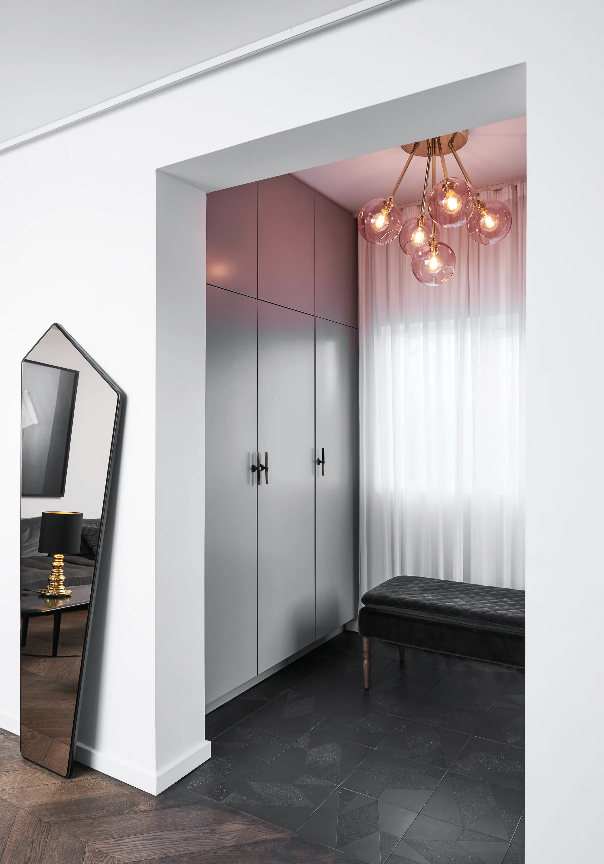 Lampa wisząca BALLROOM MOLECULE biały ze złotym wykończeniem - Image 2
